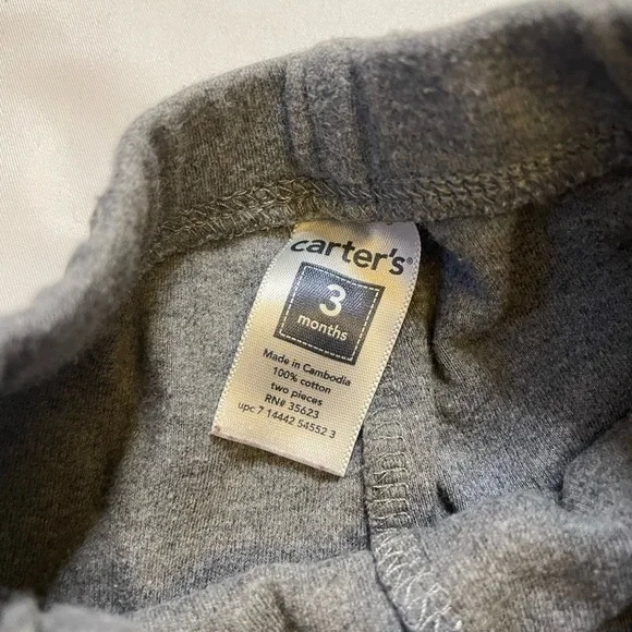 Boys set of 4 carters,Gerber, and children’s place size newborn-0-3M shirts pant - Picture 5 of 9